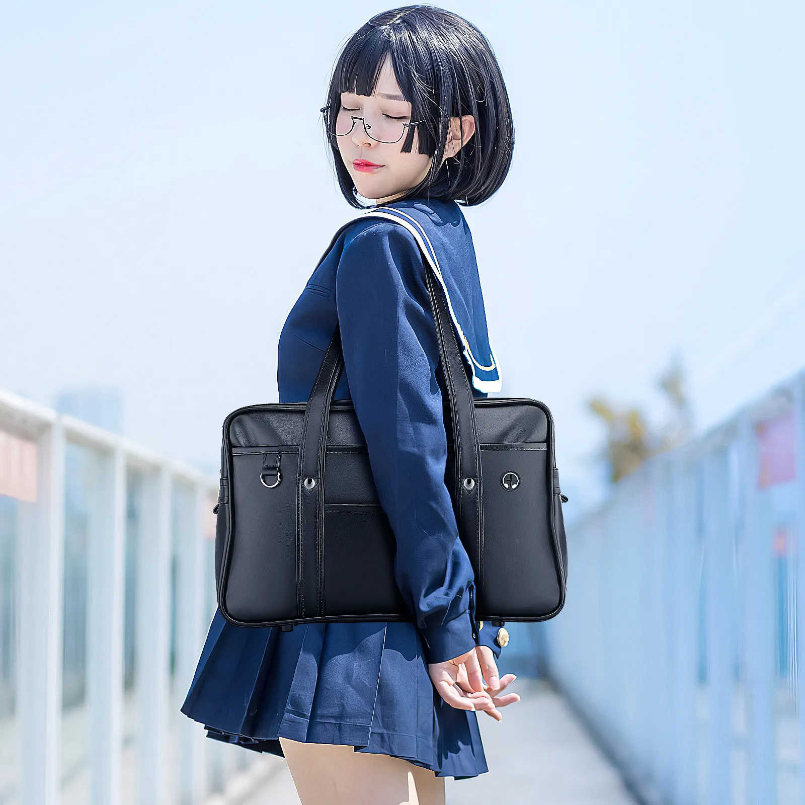 Portable Single Shoulder Tote Bag Men Women Commute Water Resistant Laptop School Office PU Storage Handbag Black
Portable Single Shoulder Tote Bag Men Women Commute Water Resistant Laptop School Office PU Storage Handbag Black