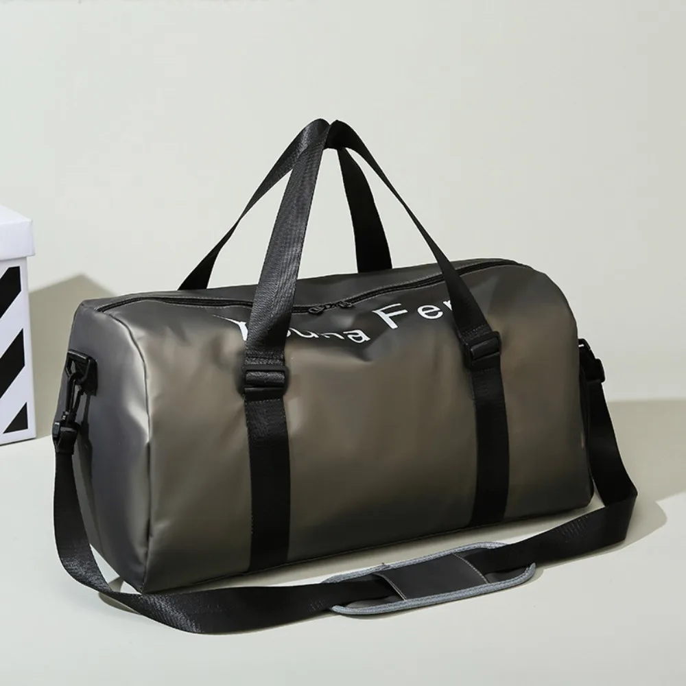 PU Leather Sports Fitness Training Bag Waterproof with Shoe Compartment Pillow Shape Luggage Handbag Dry Wet Separation
PU Leather Sports Fitness Training Bag Waterproof with Shoe Compartment Pillow Shape Luggage Handbag Dry Wet Separation