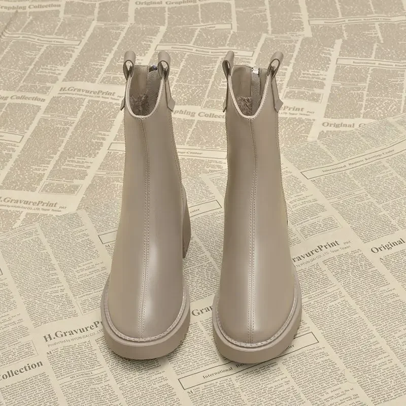 Женские короткие туфли. Теплые ботильоны на массивном каблуке. Женские ботильоны с мехом челси на распродаже. Пу. Акция. Тенденция 2025 года. Новые ботильоны Y2k 39.
Женские короткие туфли. Теплые ботильоны на массивном каблуке. Женские ботильоны с мехом челси на распродаже. Пу. Акция. Тенденция 2025 года. Новые ботильоны Y2k 39.