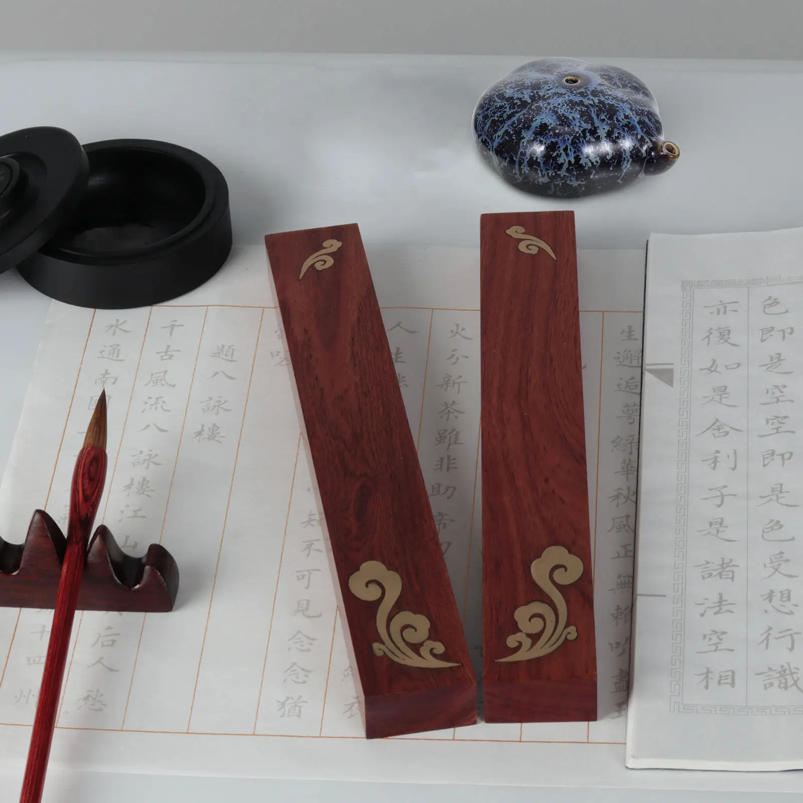 Ceramic Ink Droplet Calligraphy Water Dropper Bright Color Creative Shape Efficient Ink Grinding Helper Chinese Calligraphy
Ceramic Ink Droplet Calligraphy Water Dropper Bright Color Creative Shape Efficient Ink Grinding Helper Chinese Calligraphy