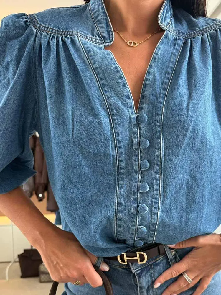 2025 Casual Street Wear Solid Color Shirt Tees Retro V Neck Puff Sleeve Denim T-shirt Summer New Button Design Loose Office Top
2025 Casual Street Wear Solid Color Shirt Tees Retro V Neck Puff Sleeve Denim T-shirt Summer New Button Design Loose Office Top