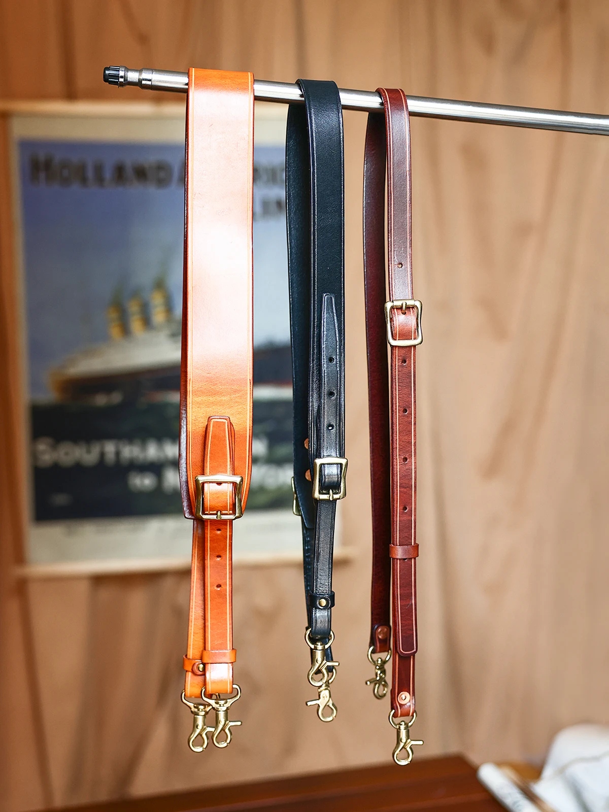 Leather bag strap shoulder strap, bag shoulder strap replacement, retro handmade widened crossbody shoulder strap cowhide
Leather bag strap shoulder strap, bag shoulder strap replacement, retro handmade widened crossbody shoulder strap cowhide
