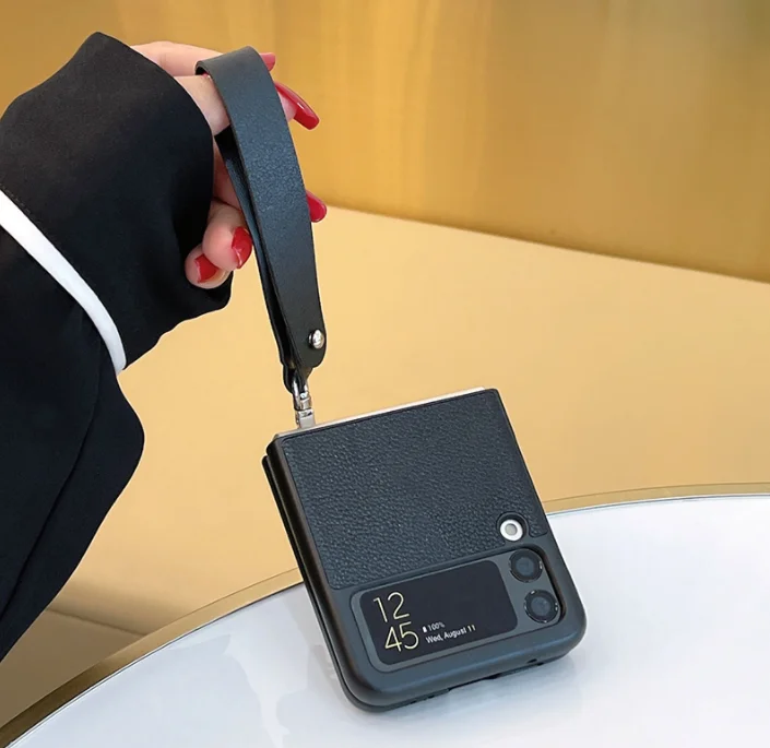 DIY Fashion Simple Hand Strap Bracelet Black PU Leather Case Cover For Samsung Galaxy Z Flip 4G 6 5 4 3 5G zflip5 Flip3 Flip4
DIY Fashion Simple Hand Strap Bracelet Black PU Leather Case Cover For Samsung Galaxy Z Flip 4G 6 5 4 3 5G zflip5 Flip3 Flip4