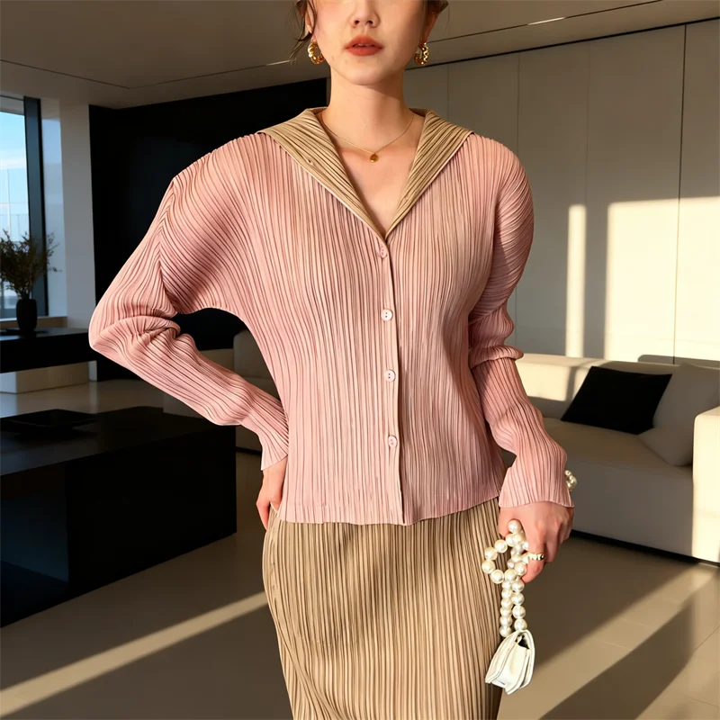 Miyake Women's Pleated Short Jacket 2026 Spring New High-end Color-blocked Lapel Casual Versatile Single-breasted Jacket
Miyake Women's Pleated Short Jacket 2026 Spring New High-end Color-blocked Lapel Casual Versatile Single-breasted Jacket