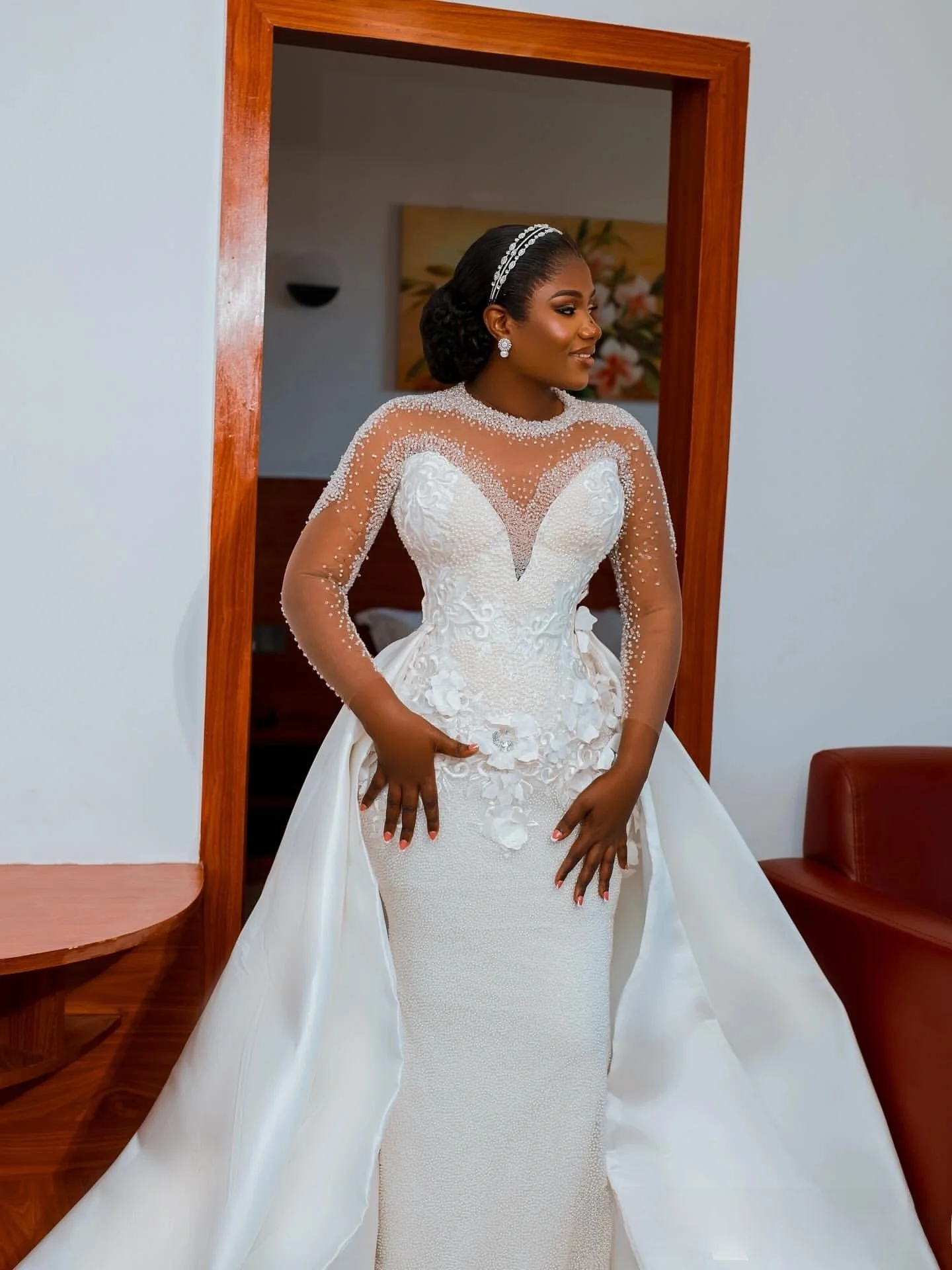 Роскошное свадебное платье с прозрачным вырезом и блестящими бусинами и жемчугом по индивидуальному заказу Vestidos Noivas, свадебное платье со съемным шлейфом и длинными рукавами
Роскошное свадебное платье с прозрачным вырезом и блестящими бусинами и жемчугом по индивидуальному заказу Vestidos Noivas, свадебное платье со съемным шлейфом и длинными рукавами