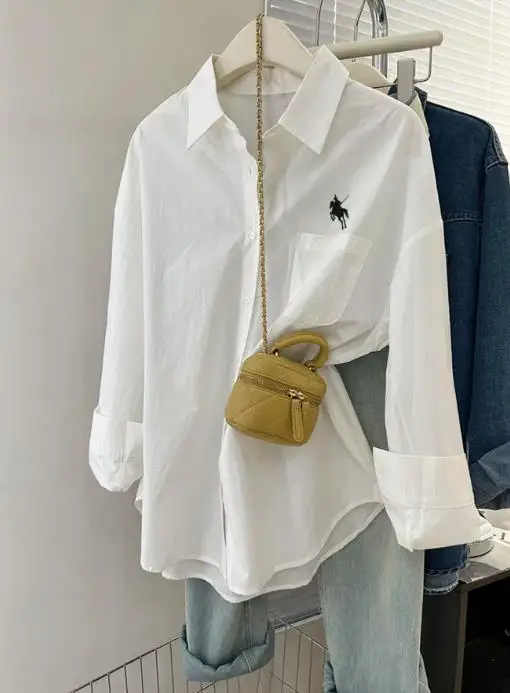 Повседневная простая однотонная женская рубашка с длинными рукавами и пуговицами, осенняя новая модная повседневная рубашка с длинными рукавами и вышитыми пуговицами
Повседневная простая однотонная женская рубашка с длинными рукавами и пуговицами, осенняя новая модная повседневная рубашка с длинными рукавами и вышитыми пуговицами