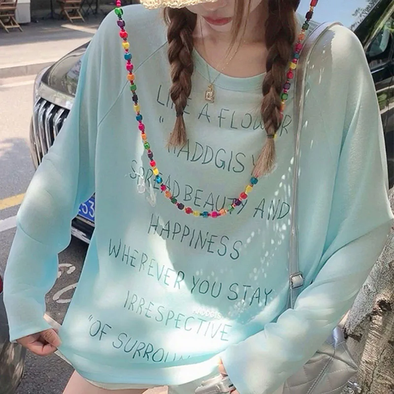 Women Long Sleeved T-shirt Round Neck Letter Print Pattern Loose Solid Color Simple Sun Protection Vacation Casual Versatile Top
Women Long Sleeved T-shirt Round Neck Letter Print Pattern Loose Solid Color Simple Sun Protection Vacation Casual Versatile Top