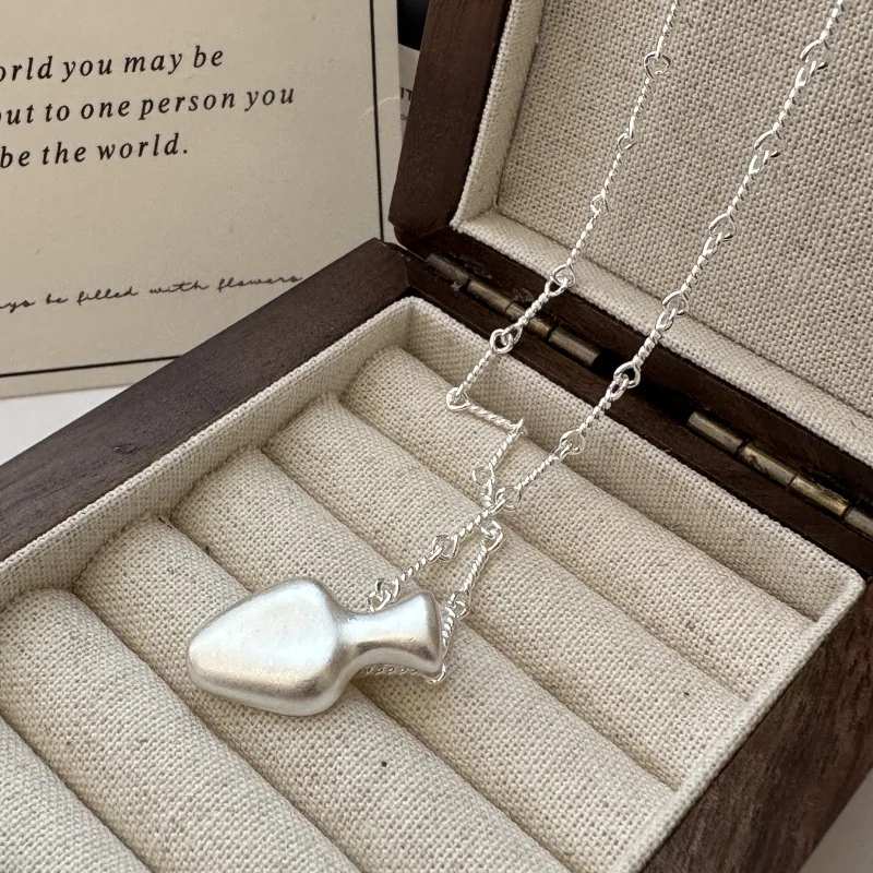 S925 Sterling Silver Matte Small Bottle Simple Collarbone Necklace Korean Version Japan Retro Personalized Collarbone Chain
S925 Sterling Silver Matte Small Bottle Simple Collarbone Necklace Korean Version Japan Retro Personalized Collarbone Chain