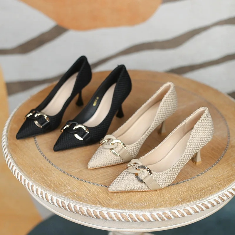 2025 New Spring and Autumn New Collection of Women's Pointed Shallow Mouth Fashion Versatile High Heels with Metal Buckle
2025 New Spring and Autumn New Collection of Women's Pointed Shallow Mouth Fashion Versatile High Heels with Metal Buckle