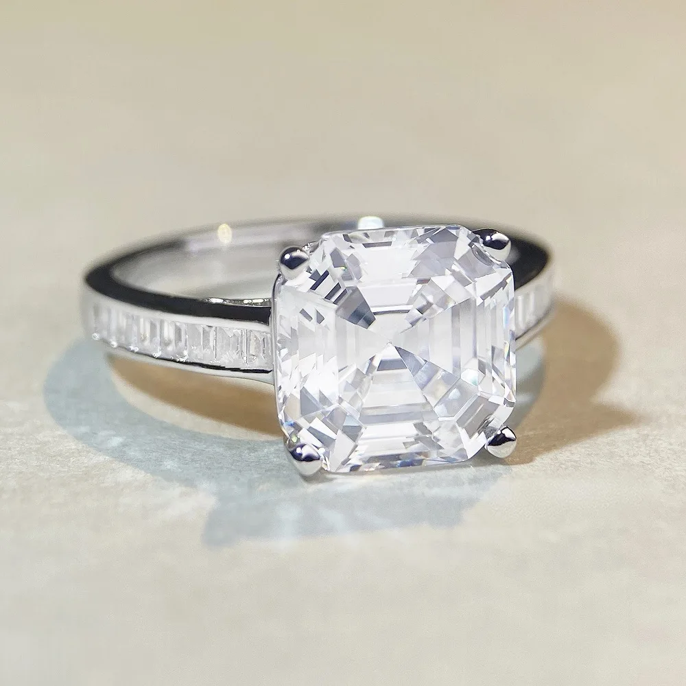 Luxury Solid Platinum PT950 Women's asche 5 karat moissanite diamond ring
Luxury Solid Platinum PT950 Women's asche 5 karat moissanite diamond ring