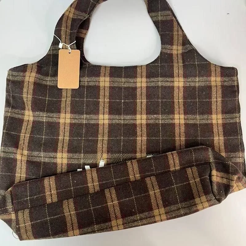 Tweed Canvas oulder Bag Plaid op Bag Handbag for Men And Women Casual Korean Sle Medium Size Soft Fabric Bag
Tweed Canvas oulder Bag Plaid op Bag Handbag for Men And Women Casual Korean Sle Medium Size Soft Fabric Bag