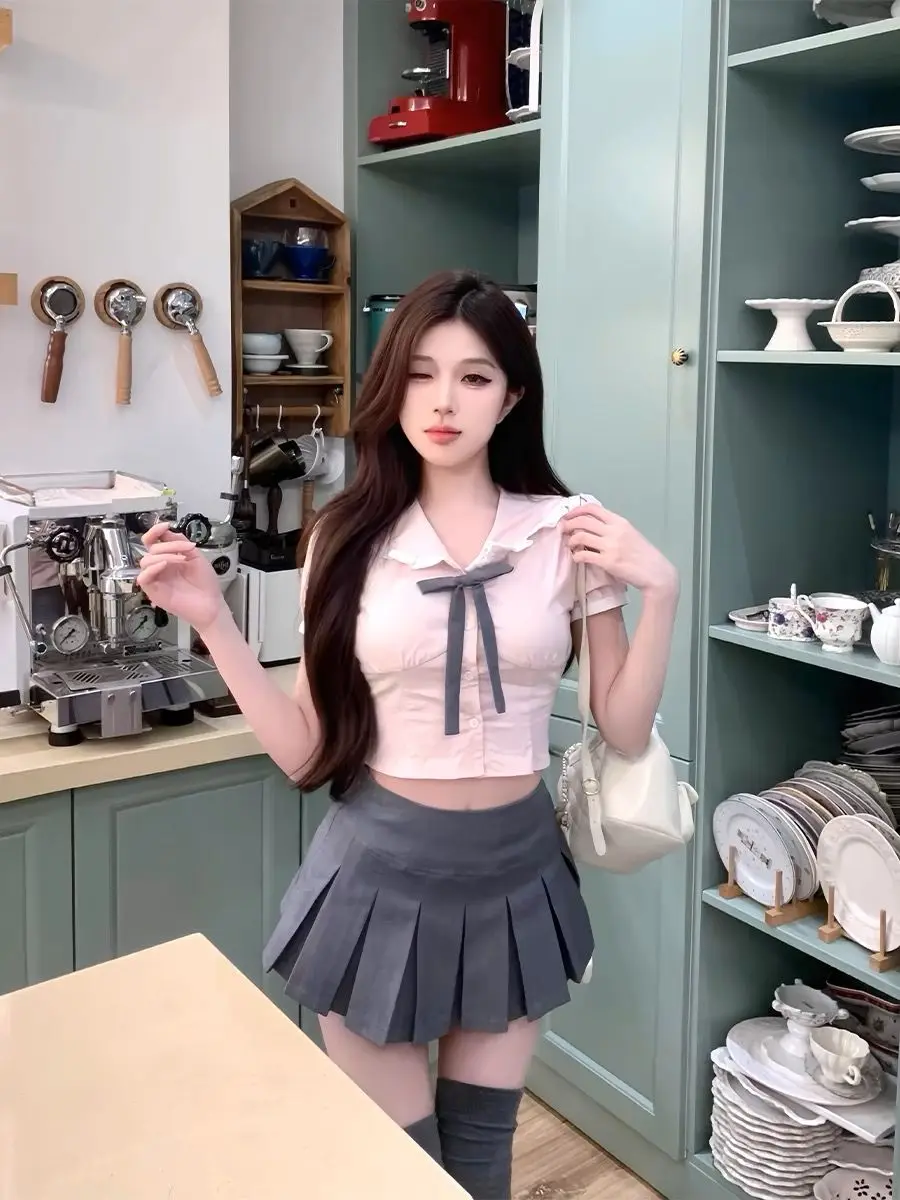 2025 New Sweet Fashion Slim Skirt Two Pieces Set Casual Pink Sexy Shirt Tee Grey Mini Pleated High-waisted Skirt Women Clothing
2025 New Sweet Fashion Slim Skirt Two Pieces Set Casual Pink Sexy Shirt Tee Grey Mini Pleated High-waisted Skirt Women Clothing