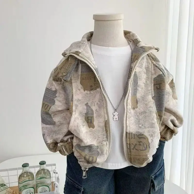 Spring and Autumn Boys' Casual Jacket New Handsome Zipper Stand up Collar Fashion Jacket for Children
Spring and Autumn Boys' Casual Jacket New Handsome Zipper Stand up Collar Fashion Jacket for Children