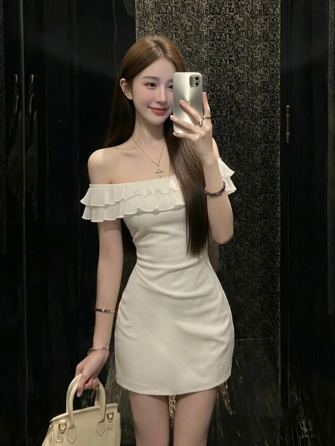 Korean Style Gentle One Shoulder Bodycon Short Skirt Dress Soft Cotton Summer Business Casual City Walk Tour Date Dress
Korean Style Gentle One Shoulder Bodycon Short Skirt Dress Soft Cotton Summer Business Casual City Walk Tour Date Dress