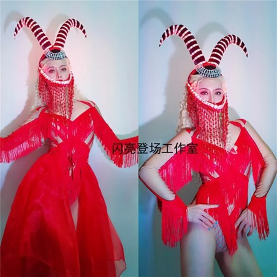 Performance clothing, cowhorn headwear, shining and cool tassel jumpsuit, stage singer, nightclub lead dance
Performance clothing, cowhorn headwear, shining and cool tassel jumpsuit, stage singer, nightclub lead dance