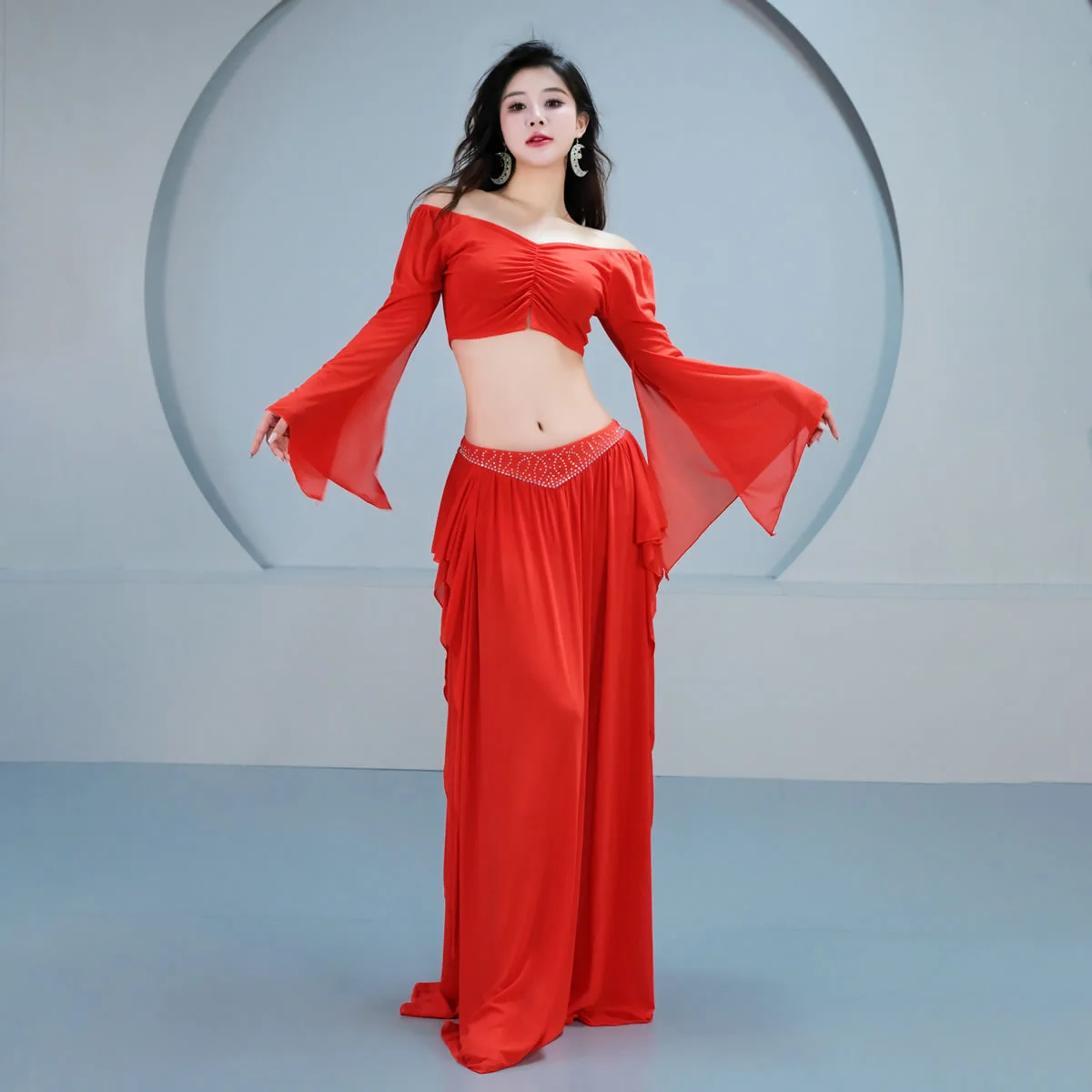 Belly Dance Costume Oriental Dance Suit New Long-sleeved Practice Suit Fairy Energy Lotus Leaf Streamer Practice Class Uniform
Belly Dance Costume Oriental Dance Suit New Long-sleeved Practice Suit Fairy Energy Lotus Leaf Streamer Practice Class Uniform