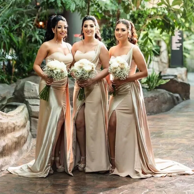 Sweetheart Bridesmaid Dresses One Shoulder Long Side Split Sexy Wedding Party Dress for Women Zipper Back Prom Gowns
Sweetheart Bridesmaid Dresses One Shoulder Long Side Split Sexy Wedding Party Dress for Women Zipper Back Prom Gowns