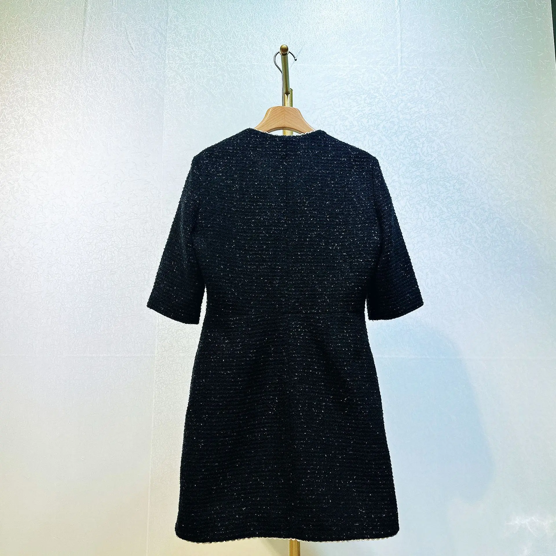 Women Dress Bright Silk Contrast Edge V-neck Single Breasted Summer New OL Tweed Mini Robe
Women Dress Bright Silk Contrast Edge V-neck Single Breasted Summer New OL Tweed Mini Robe