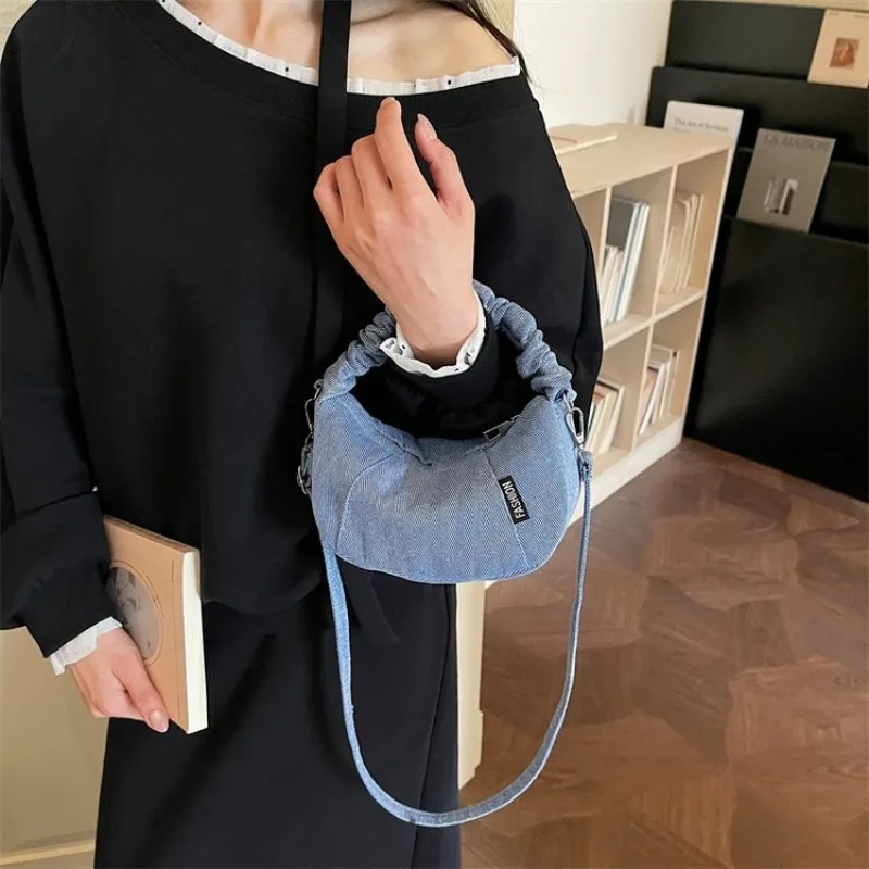 Multi-color Corduroy Crossbody Bag with Adjustable Strap, Casual Style for Daily Shopping Dating Commuting Short Trips Hand Bag
Multi-color Corduroy Crossbody Bag with Adjustable Strap, Casual Style for Daily Shopping Dating Commuting Short Trips Hand Bag