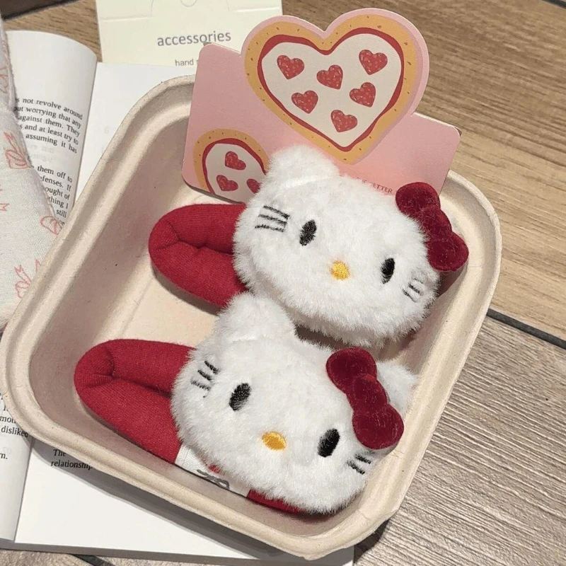 Kawaii Sanrio HelloKitt Portable Hair Clip Sweet Wine Red Girl Heart Break Clip Cartoon Everything with Bangs Hair Clip Gift
Kawaii Sanrio HelloKitt Portable Hair Clip Sweet Wine Red Girl Heart Break Clip Cartoon Everything with Bangs Hair Clip Gift