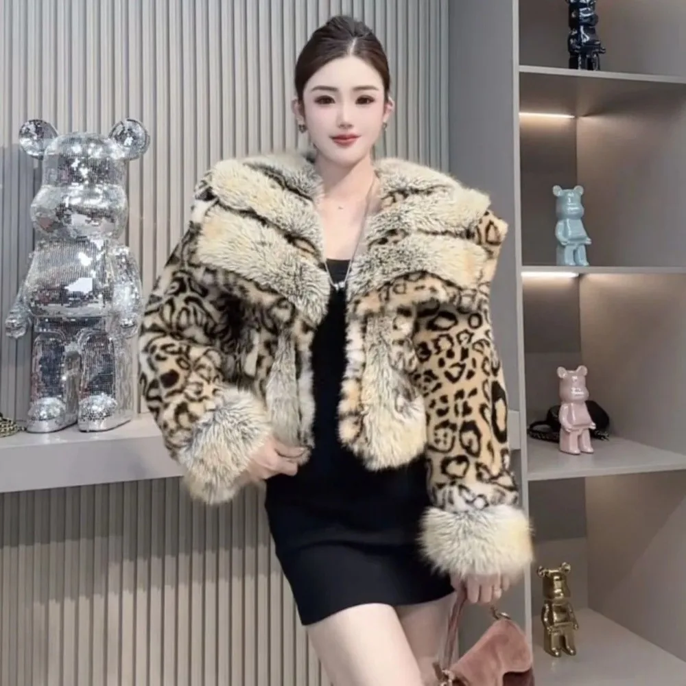 Женская шуба с мехом, новинка 2025, модная осенне-зимняя короткая куртка с леопардовым принтом
Женская шуба с мехом, новинка 2025, модная осенне-зимняя короткая куртка с леопардовым принтом