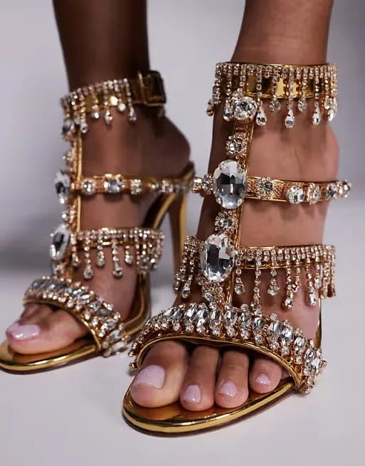 2025 пикантные женские босоножки с острым носком и кристаллами, летние женские туфли-лодочки с пряжкой и ремешком-цепочкой, вечерние туфли на тонком высоком каблуке для выпускного вечера 44
2025 пикантные женские босоножки с острым носком и кристаллами, летние женские туфли-лодочки с пряжкой и ремешком-цепочкой, вечерние туфли на тонком высоком каблуке для выпускного вечера 44