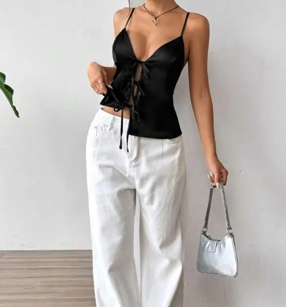 Sexy Women's Camisole Summer Trend Deep V-Neck Lace Up Hollowed Out Front Sleeveless Backless Camisole Suitable for Parties
Sexy Women's Camisole Summer Trend Deep V-Neck Lace Up Hollowed Out Front Sleeveless Backless Camisole Suitable for Parties