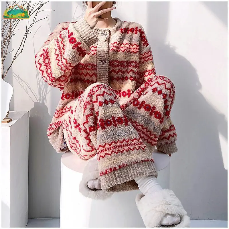 Winter High-end Velvet Women's Pajamas Set, Vintage Striped, Warm, Loose, Home Wear, Soft and Comfortable, Two-piece Pajamas Set
Winter High-end Velvet Women's Pajamas Set, Vintage Striped, Warm, Loose, Home Wear, Soft and Comfortable, Two-piece Pajamas Set