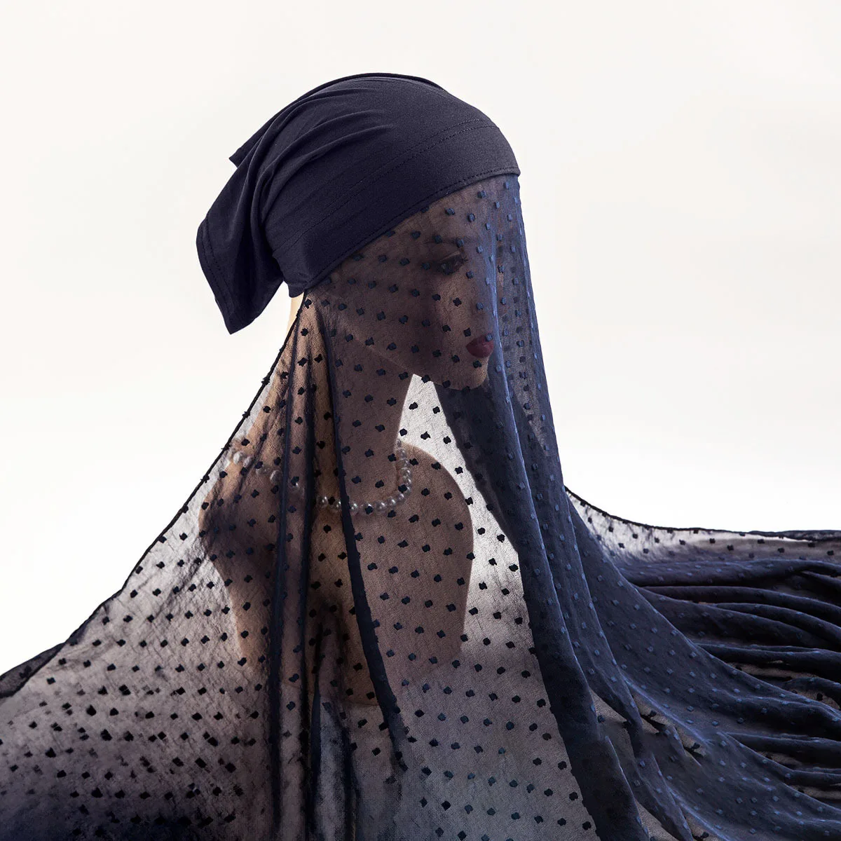 Hot-selling Monochrome Ball Tube Cap Integrated Convenient Scarf New Fashion Chiffon Suit Long Towel Women's Wholesale
Hot-selling Monochrome Ball Tube Cap Integrated Convenient Scarf New Fashion Chiffon Suit Long Towel Women's Wholesale