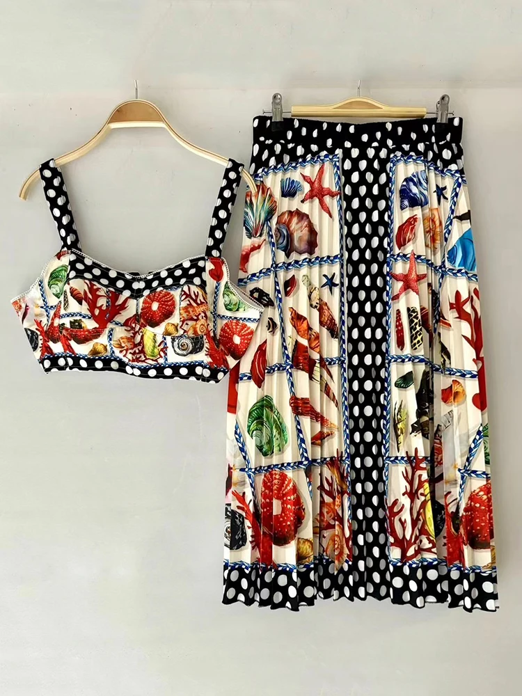 Retro geometric print sexy strapless halter two-piece set for 2025 summer women's wear + high-waisted pleated loose skirt set
Retro geometric print sexy strapless halter two-piece set for 2025 summer women's wear + high-waisted pleated loose skirt set