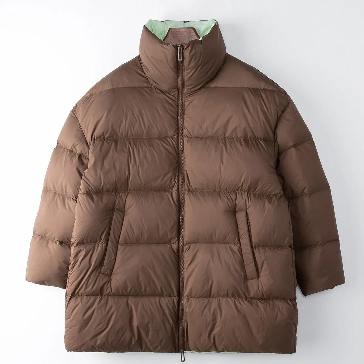 2025 зимний новый женский пуховик, свободный пригородный пуховик с воротником-стойкой, куртка на гусином пуху 
2025 зимний новый женский пуховик, свободный пригородный пуховик с воротником-стойкой, куртка на гусином пуху