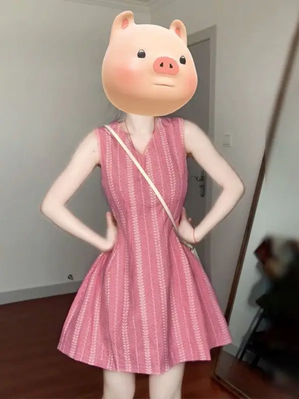 Pink V-Neck Sleeveless Vest Dress Slimming High Waist A-Line Summer New Style Sweet High-End Feeling Small Size Elegant Dress
Pink V-Neck Sleeveless Vest Dress Slimming High Waist A-Line Summer New Style Sweet High-End Feeling Small Size Elegant Dress