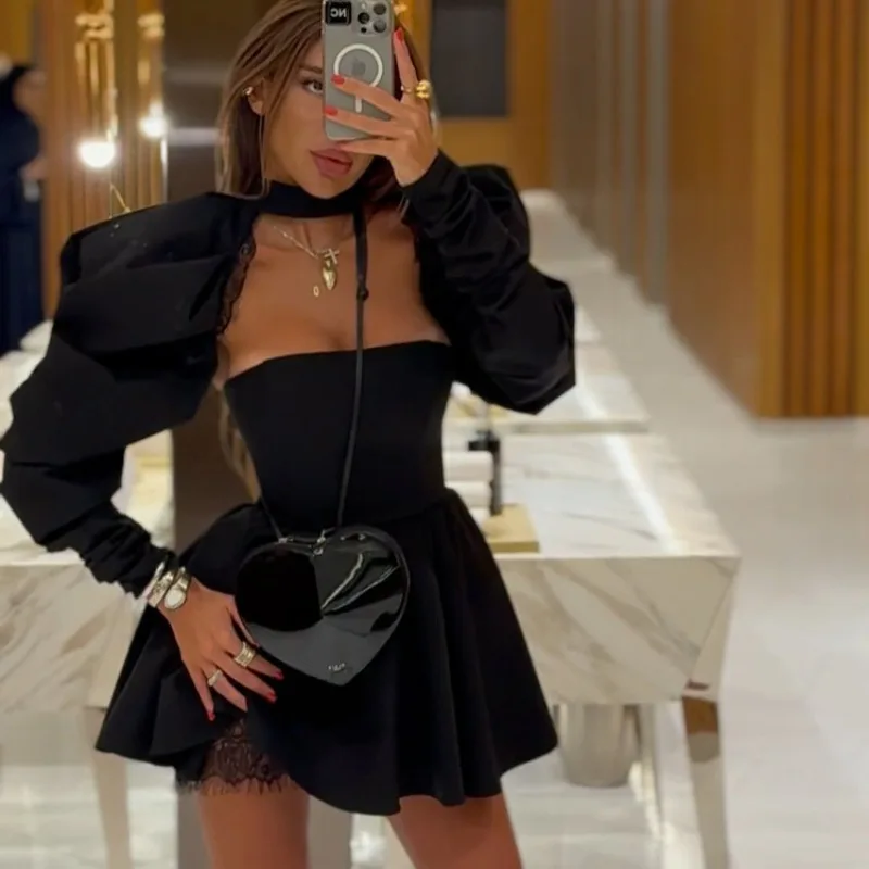 High-end Sexy Backless Long-sleeved Black A-shaped Dresses for Women New French Top Dress Femininity
High-end Sexy Backless Long-sleeved Black A-shaped Dresses for Women New French Top Dress Femininity