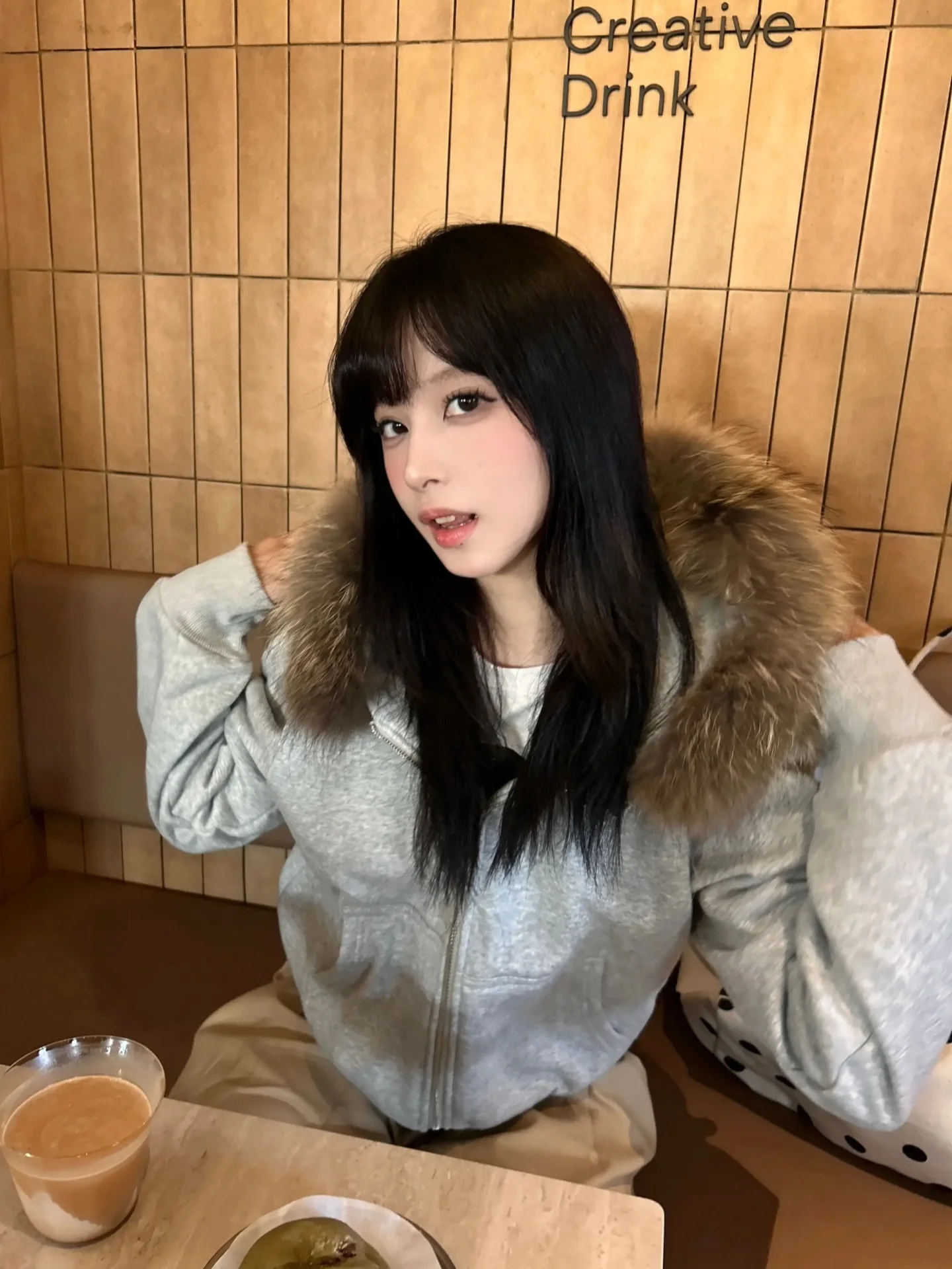 Thickened Fleece Hooded Cardigan Sweatshirt Unisex Winter Casual Sportswear Large Fur Collar Couple Matching Long Sleeve Zipper
Thickened Fleece Hooded Cardigan Sweatshirt Unisex Winter Casual Sportswear Large Fur Collar Couple Matching Long Sleeve Zipper