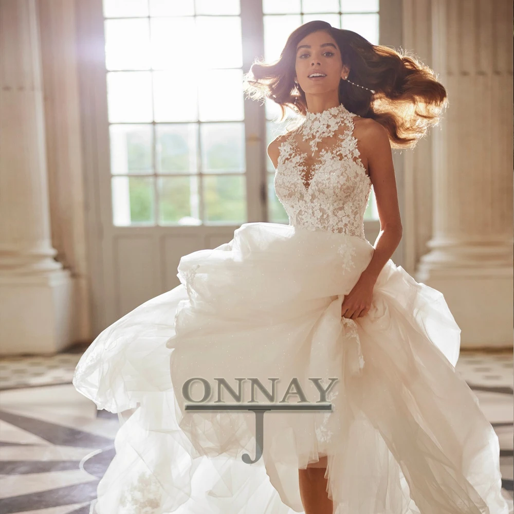 Customized Halter Vintage Wedding Dresses Aline for Women Lace Appliques Backless Bridal Costume for Bride Vestidos De Novia
Customized Halter Vintage Wedding Dresses Aline for Women Lace Appliques Backless Bridal Costume for Bride Vestidos De Novia
