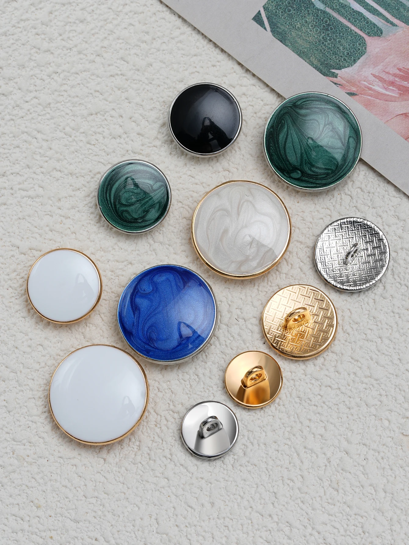 10pcs/bag exquisite and beautiful round tassel metal button clothing, luggage, jewelry accessories
10pcs/bag exquisite and beautiful round tassel metal button clothing, luggage, jewelry accessories