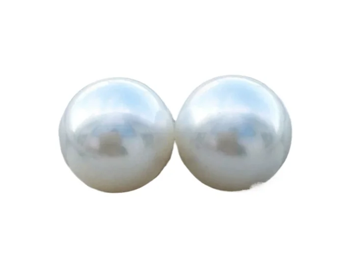 NEW CHARMING PAIR OF 11-12MM SOUTH SEA WHITE LOOSE PEARL UNDRILLED
NEW CHARMING PAIR OF 11-12MM SOUTH SEA WHITE LOOSE PEARL UNDRILLED
