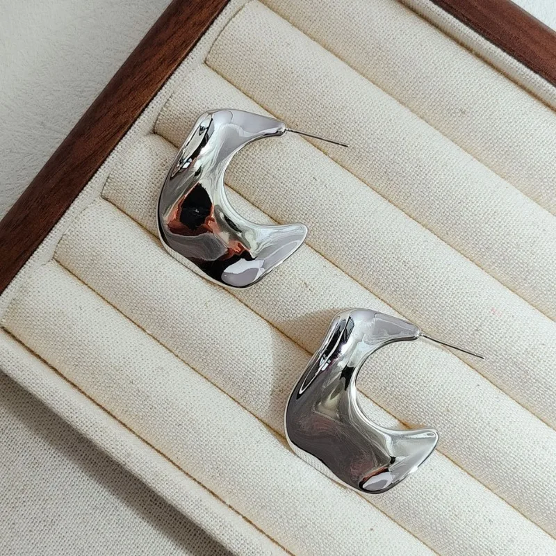 French Geometric Design Gold Earrings Brushed Irregular Stud Earrings Female Needle Simple Atmosphere Earrings Wind
French Geometric Design Gold Earrings Brushed Irregular Stud Earrings Female Needle Simple Atmosphere Earrings Wind