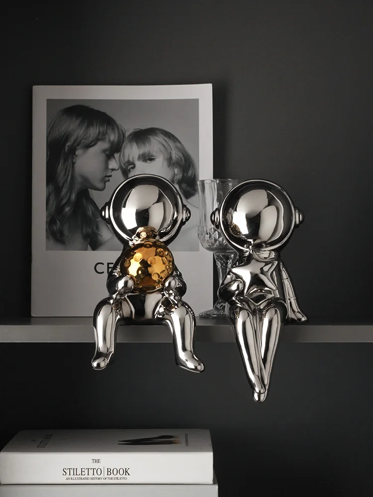 Creative Ceramic Crafts Astronaut Star Moon Cartoon Astronaut Living Room Desktop Ornament Wine Cabinet Ornament Home Decoration
Creative Ceramic Crafts Astronaut Star Moon Cartoon Astronaut Living Room Desktop Ornament Wine Cabinet Ornament Home Decoration