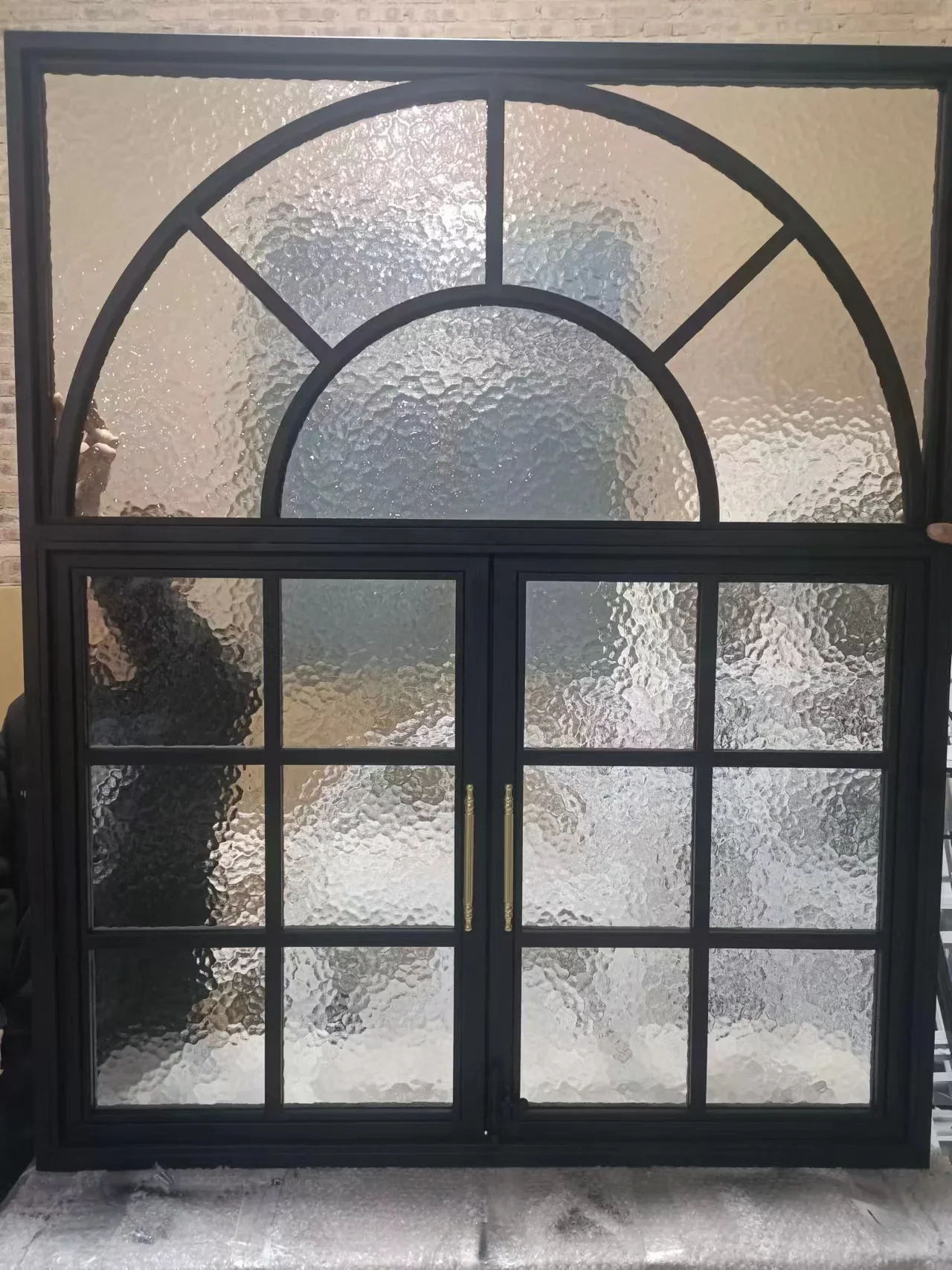Aluminum alloy retro square window casement French window floor-to-ceiling bedroom bedroom lighting tempered transparent glass
Aluminum alloy retro square window casement French window floor-to-ceiling bedroom bedroom lighting tempered transparent glass