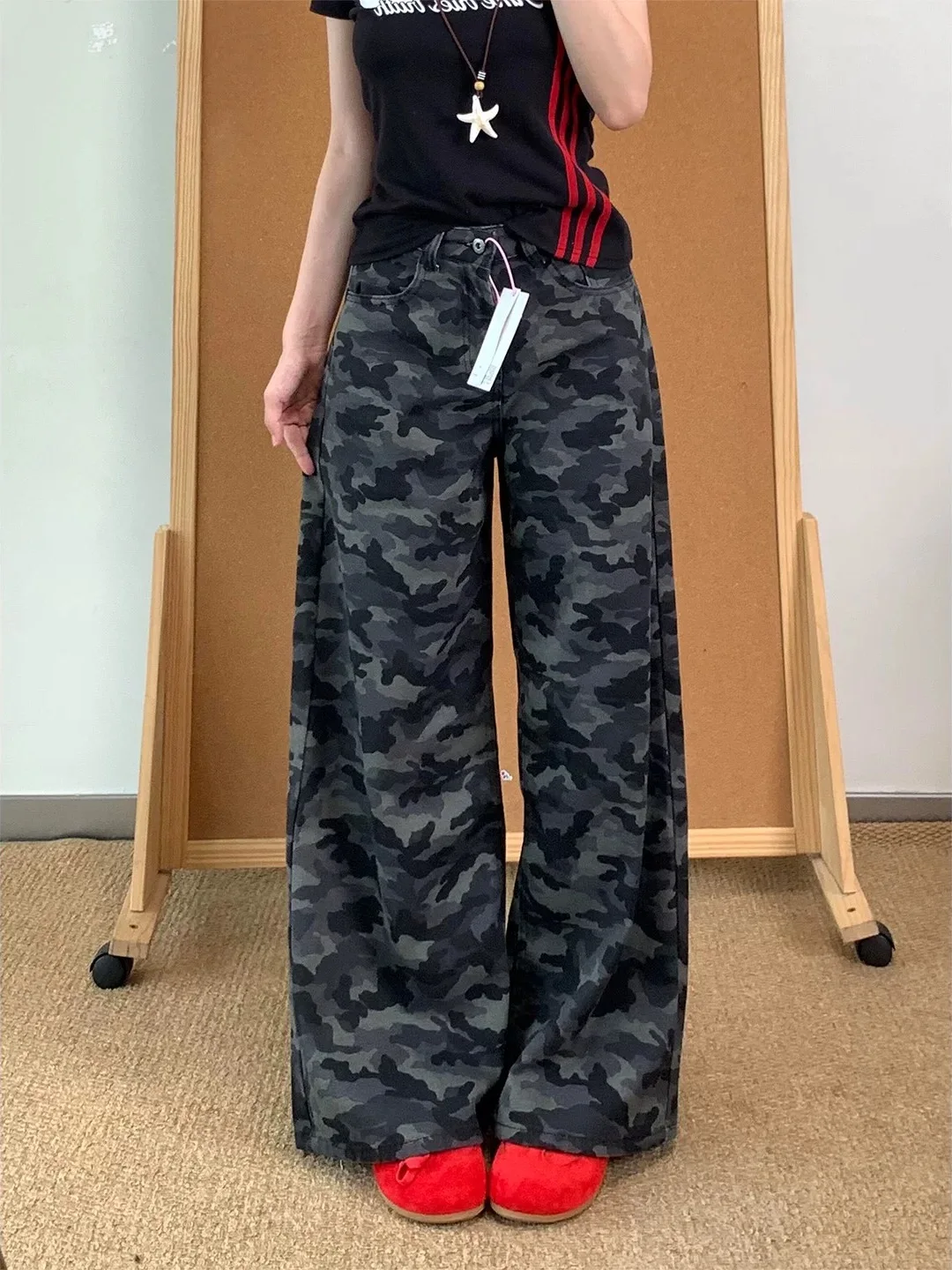 Camouflage Straight Leg High Waist Denim Jeans Women's Vintage Military Green Workwear Summer New Style Commute Wind
Camouflage Straight Leg High Waist Denim Jeans Women's Vintage Military Green Workwear Summer New Style Commute Wind