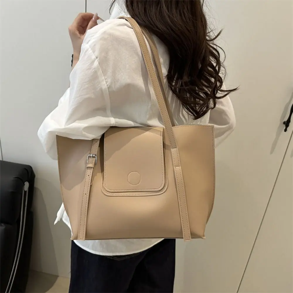 2pcs/set Versatile Women Tote Bags Hand-held Large Capacity Pu Leather Underarm Bag Solid color With Small Bag
2pcs/set Versatile Women Tote Bags Hand-held Large Capacity Pu Leather Underarm Bag Solid color With Small Bag