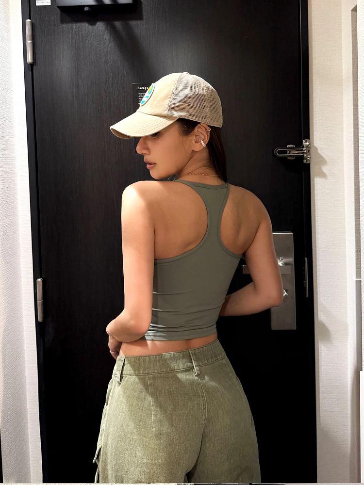 Майка Maru Maruco Slim Fit с эластичными вставками для груди, стандартной длины, из полиэфирного волокна
Майка Maru Maruco Slim Fit с эластичными вставками для груди, стандартной длины, из полиэфирного волокна