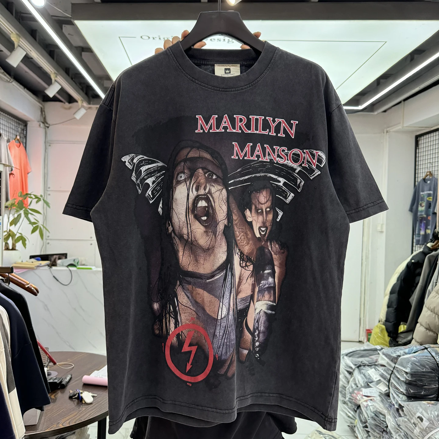 Retro Washed American Street Style Hip Hop Rapper Print Loose Short Sleeve T-Shirt Couple Matching Cotton Casual Tee
Retro Washed American Street Style Hip Hop Rapper Print Loose Short Sleeve T-Shirt Couple Matching Cotton Casual Tee