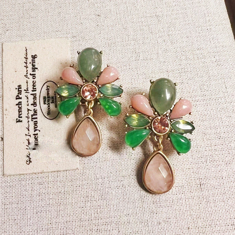 Court vintage green pink teardrop natural stone beaded short earrings for women
Court vintage green pink teardrop natural stone beaded short earrings for women