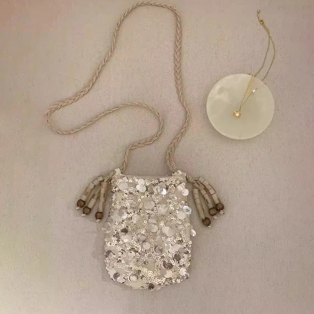 High-End Shiny Sequins Tassel Crossbody Bag for Ladies Summer Beach Party Vacation Small Shoulder Bags Chic Phone Messenger Bags
High-End Shiny Sequins Tassel Crossbody Bag for Ladies Summer Beach Party Vacation Small Shoulder Bags Chic Phone Messenger Bags