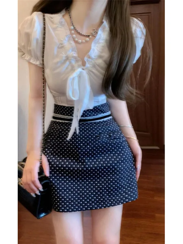 White Bowknot Polka Dot Halterneck Dress Women's Summer Fashion Set Casual Style Lightweight Polyester Fiber
White Bowknot Polka Dot Halterneck Dress Women's Summer Fashion Set Casual Style Lightweight Polyester Fiber