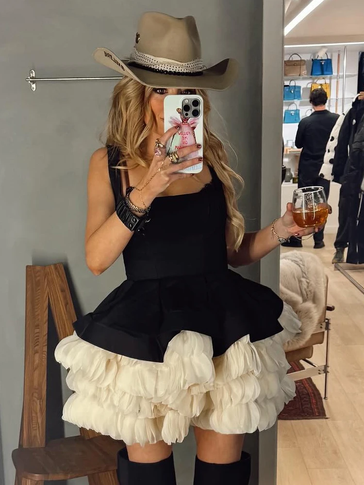 Black & White Contrast Patchwork Ruffle Mini Dress – Layered Bubble Skirt Cocktail Dress for Party & Runway Look
Black & White Contrast Patchwork Ruffle Mini Dress – Layered Bubble Skirt Cocktail Dress for Party & Runway Look