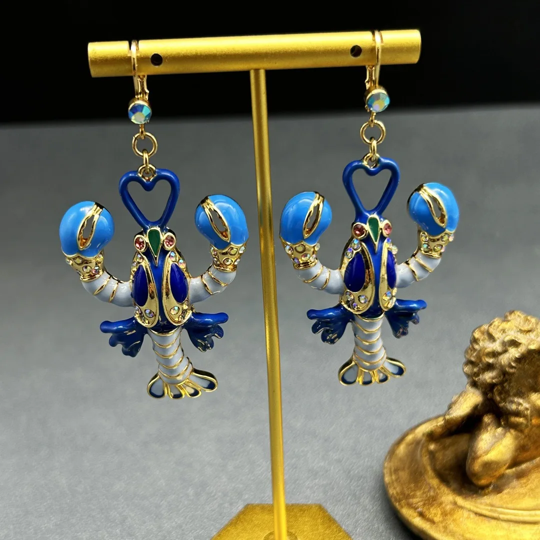 Винтажные синие эмалированные крючки для ушей лобстера, индивидуальные преувеличенные серьги высокого класса
Винтажные синие эмалированные крючки для ушей лобстера, индивидуальные преувеличенные серьги высокого класса