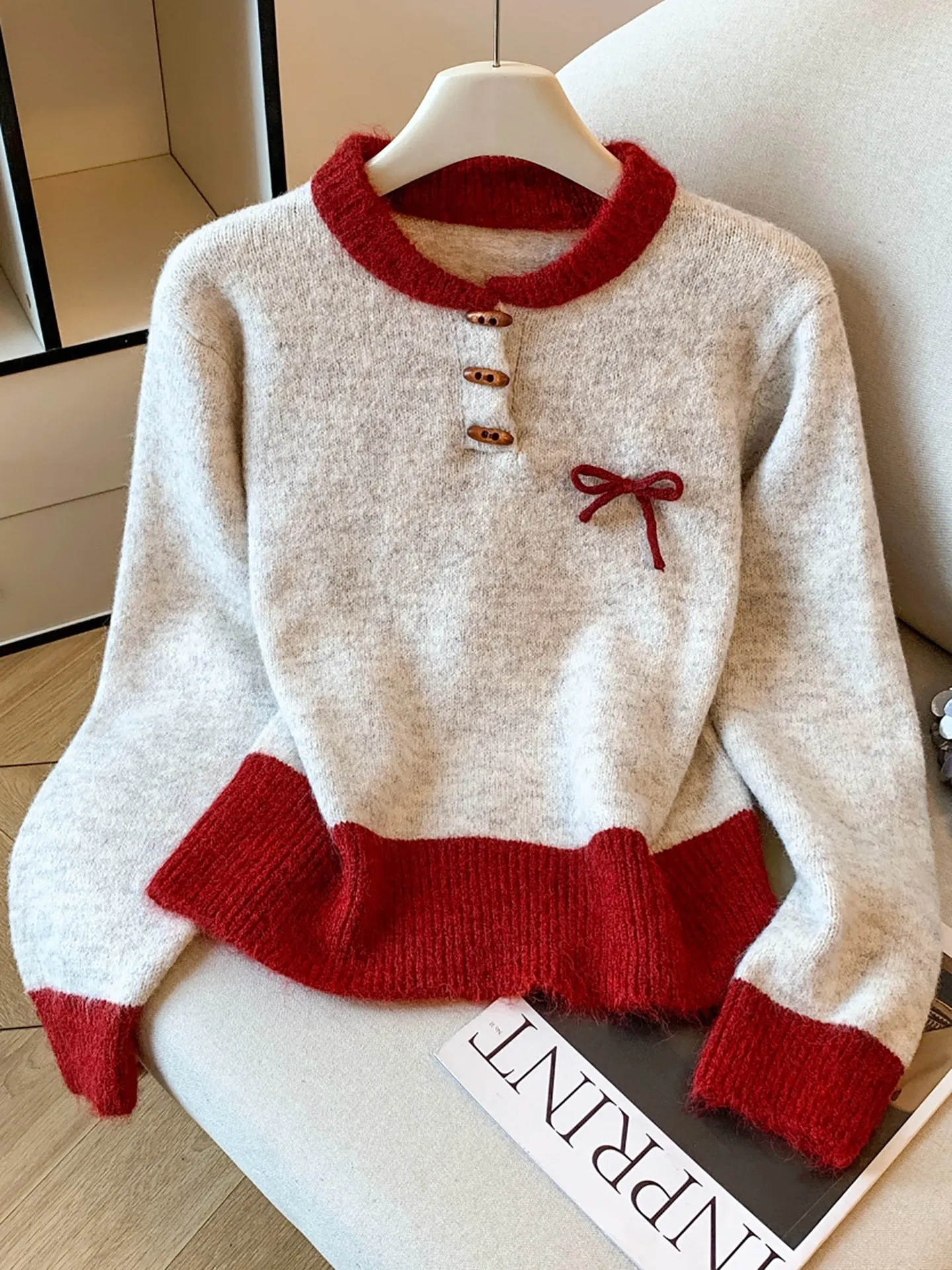 2026 New Color Blocked Bow Sweater Coat for Women Autumn Winter O Neck Knitted Pullovers Lazy and Soft Versatile Jumpers Top
2026 New Color Blocked Bow Sweater Coat for Women Autumn Winter O Neck Knitted Pullovers Lazy and Soft Versatile Jumpers Top